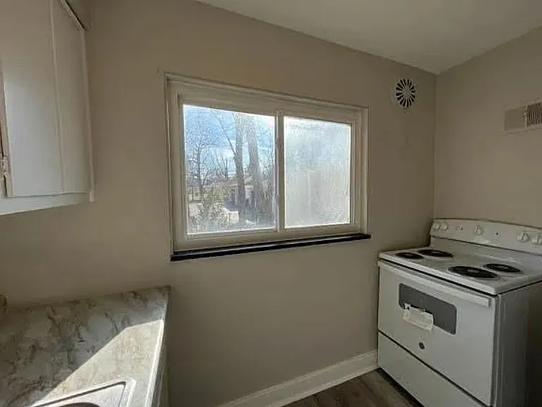 562 East Dr — Photo 7