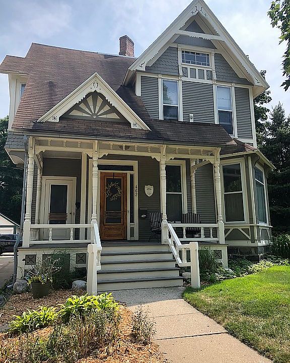 1st image of 462 Crescent St NE