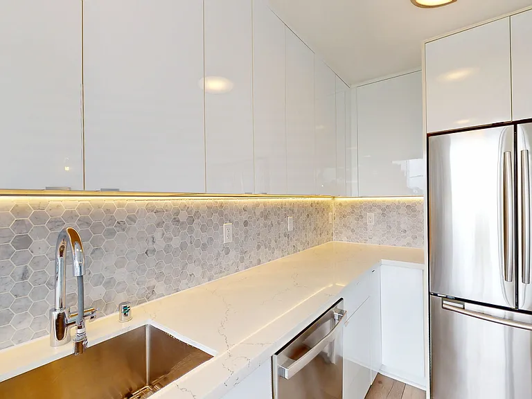 2355 Scott St #10 — Photo 10