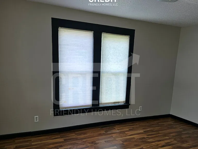 10 Cedar St — Photo 9