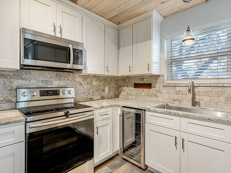 10008 Calle De Palencia — Photo 12