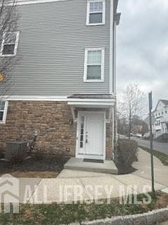 1st image of 1426 Hudson Cir