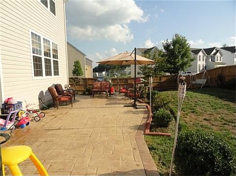 5th image of 95 Carriage Hill Dr