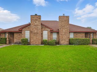 701 Inglewood Trl, Desoto, TX 75115