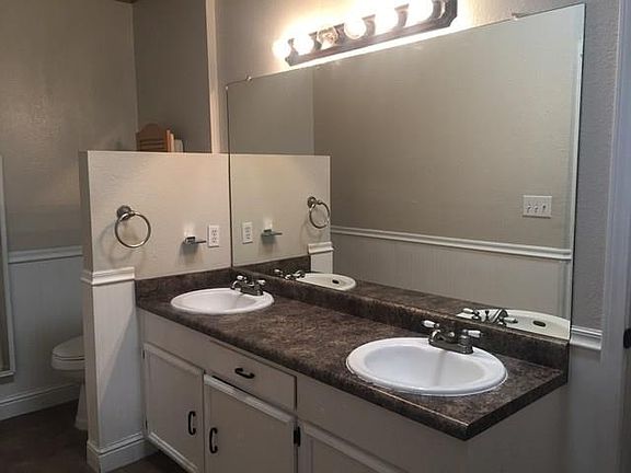 3rd image of 3441 Nairn St