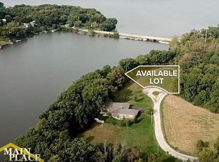 1751 E Danceland Rd, Decatur, IL 62521