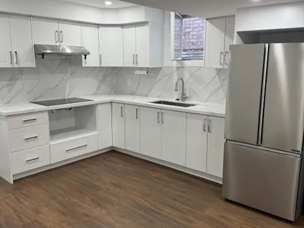 107 Harvest Hills Blvd #Basement, East Gwillimbury, ON L9N 0B4