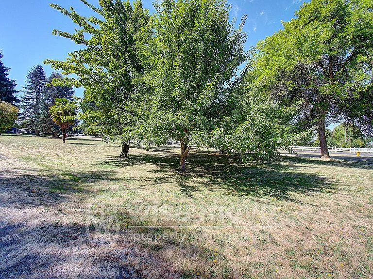 4001 NW 127th St — Photo 41