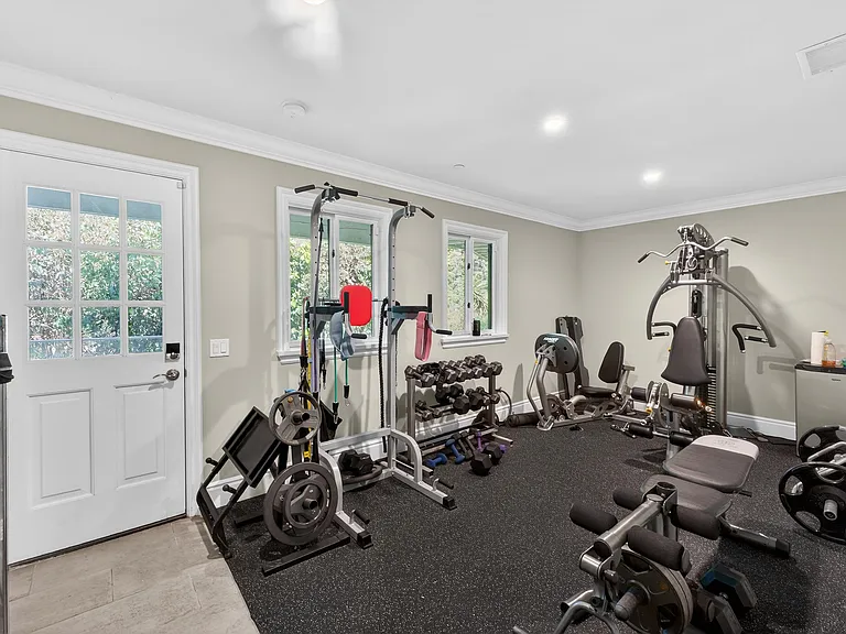 405 Blumont St — Photo 42