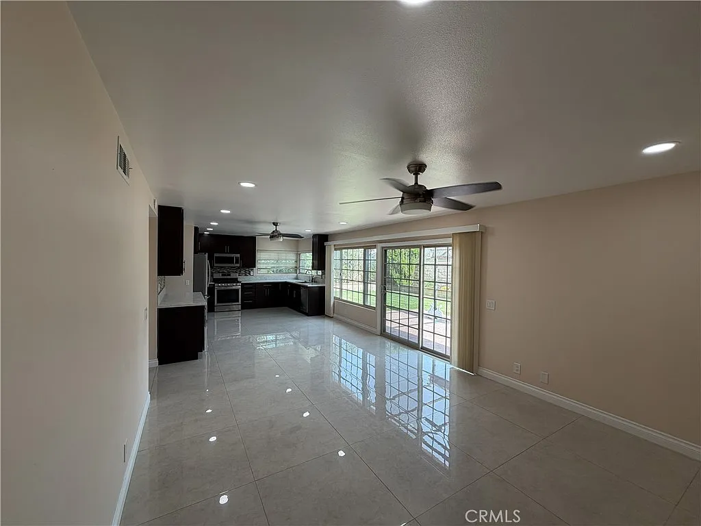 5 bed, 1898 sqft, $5,700 — Photo 4