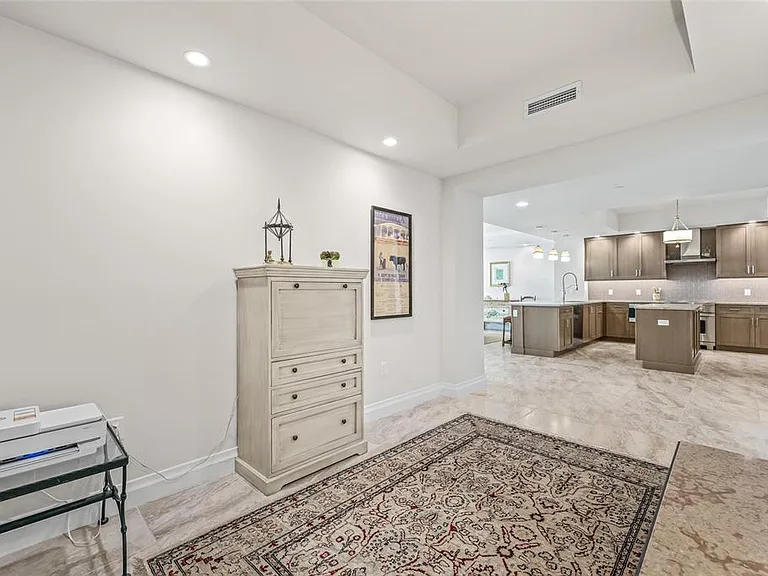 795 Collany Rd #205 — Photo 8