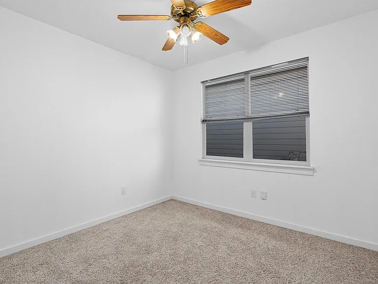 13513 Clerk St — Photo 17