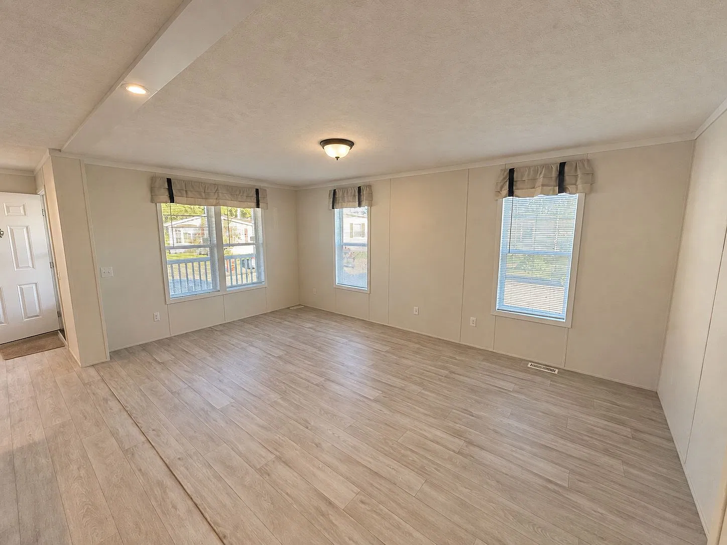 Must-See Porch Model! — Photo 3