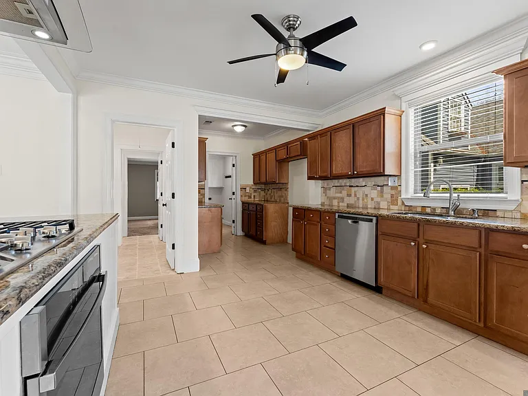 3919 Claycut Rd — Photo 13