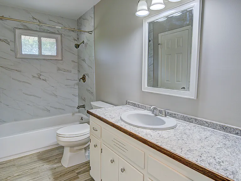 6910 NW Belvidere Pkwy — Photo 6