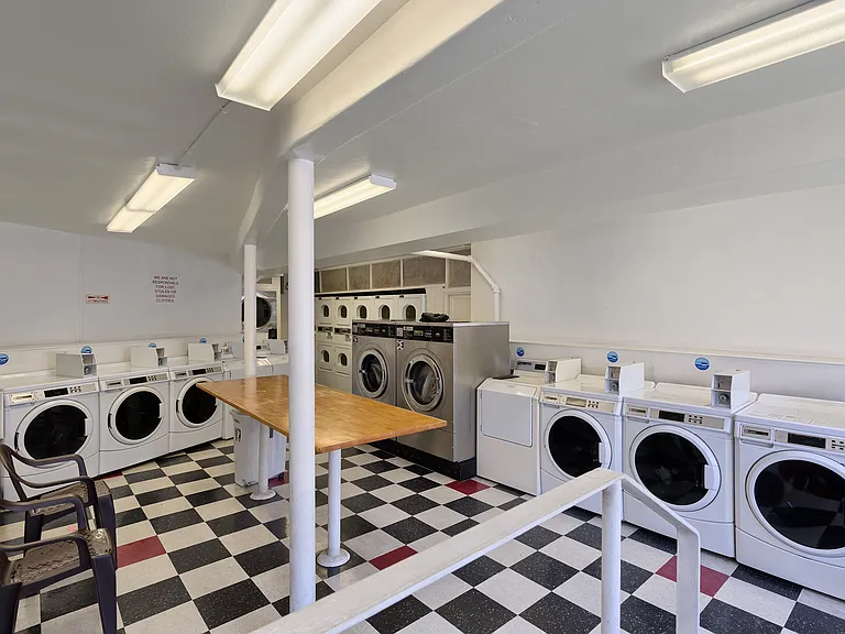 2350 Van Ness Ave #7 — Photo 4