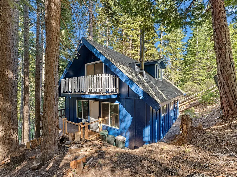 765 Bunker Dr — Photo 2