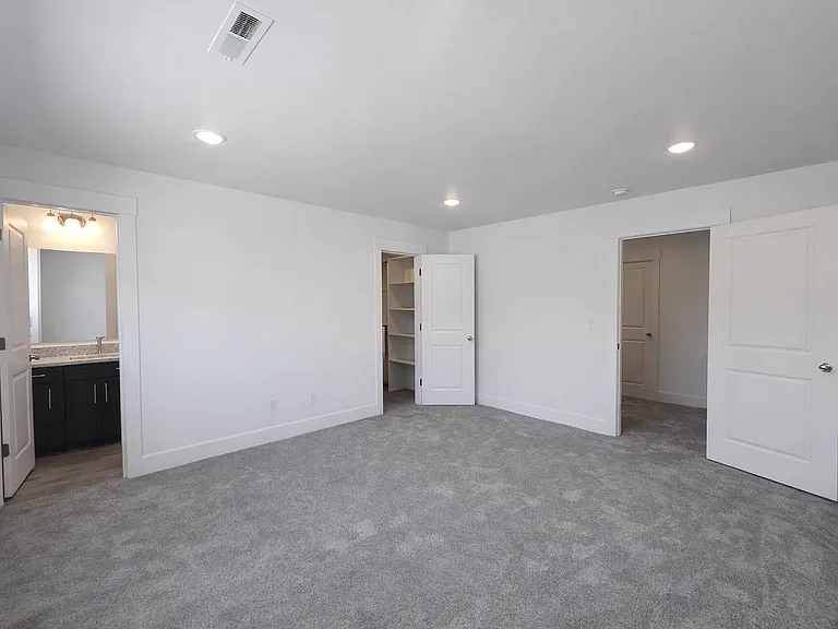 5846 W 40th Ct — Photo 34