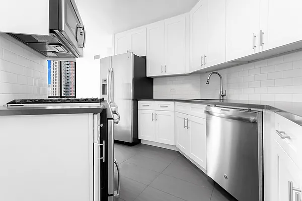 Rented by Olnick Organization | media 4