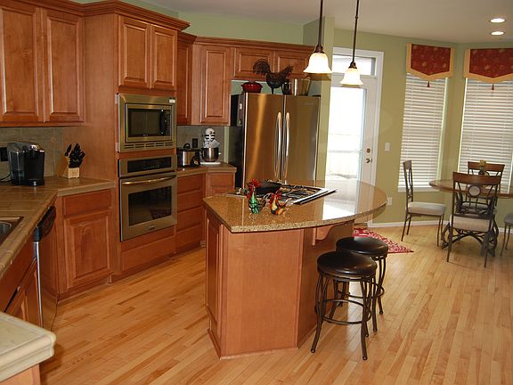 Kitchen with breakfast nook