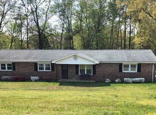 1202 Brookwood Dr, Boiling Springs, SC 29316