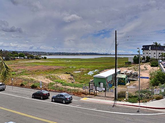 4th image of 2050 Pacific Beach Dr Unit 304