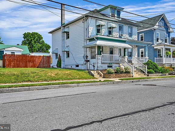3rd image of 121 W Washington Ave