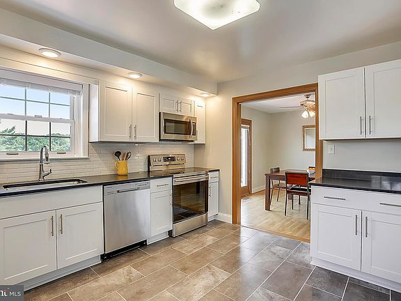 4th image of 3617 Dellabrook St