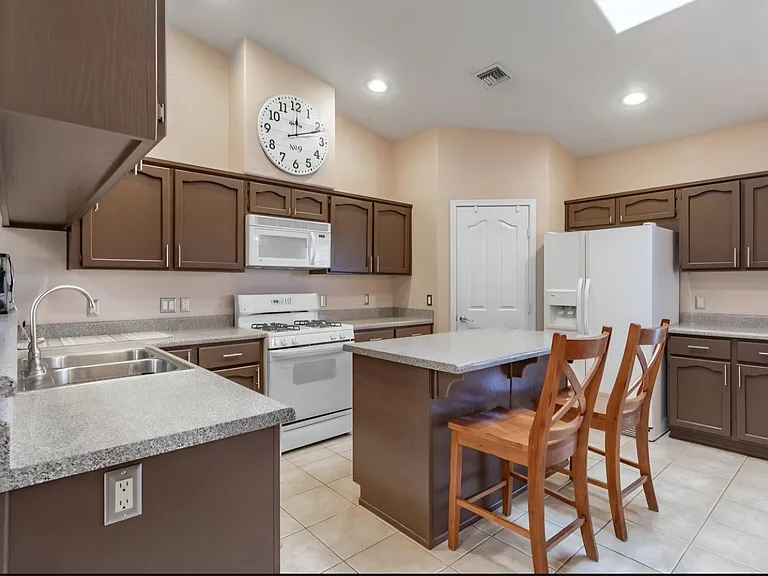 11385 S Kingman Ave — Photo 5