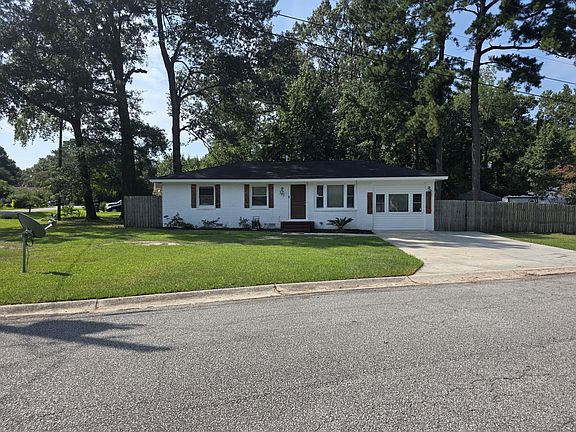 3rd image of 301 Laurel Ave