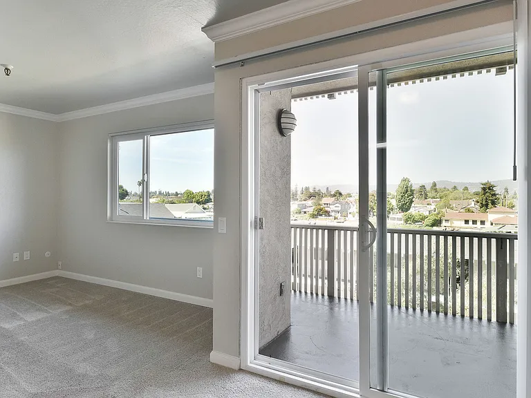 2465 Shoreline Dr — Photo 19