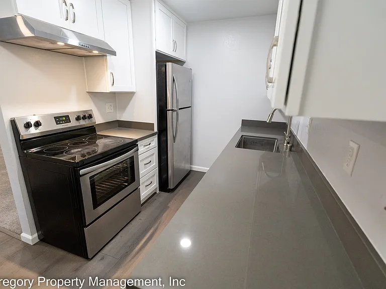 1815 Central Ave #202 — Photo 5