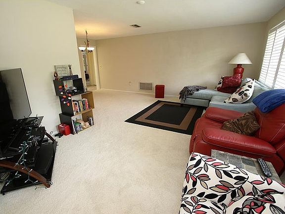 2nd image of 2413 Summerlin Dr