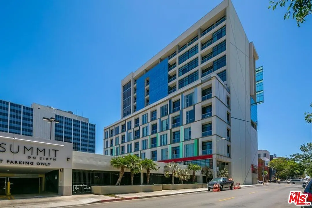 2 bed, 2.0 bath, 1690 sqft, $3,700 — Photo 1