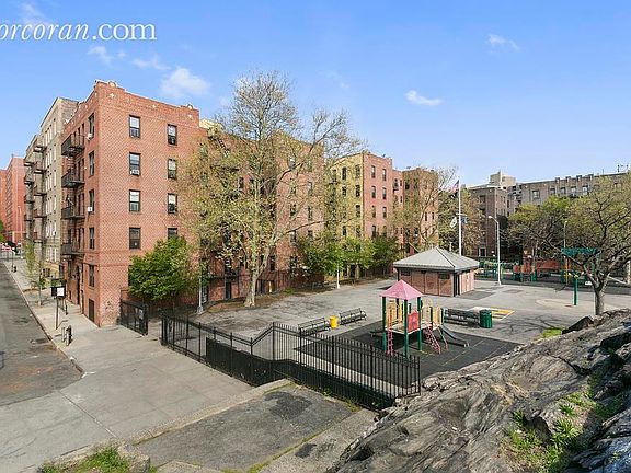 5th image of 240 E Tremont Ave