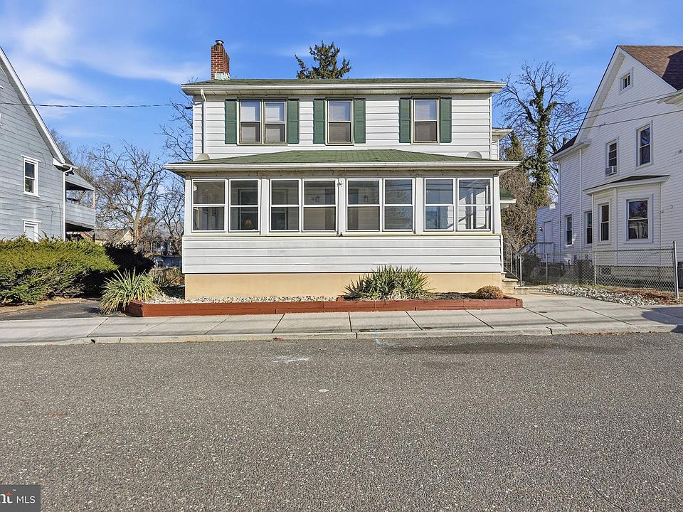 1st image of 132-134 West St