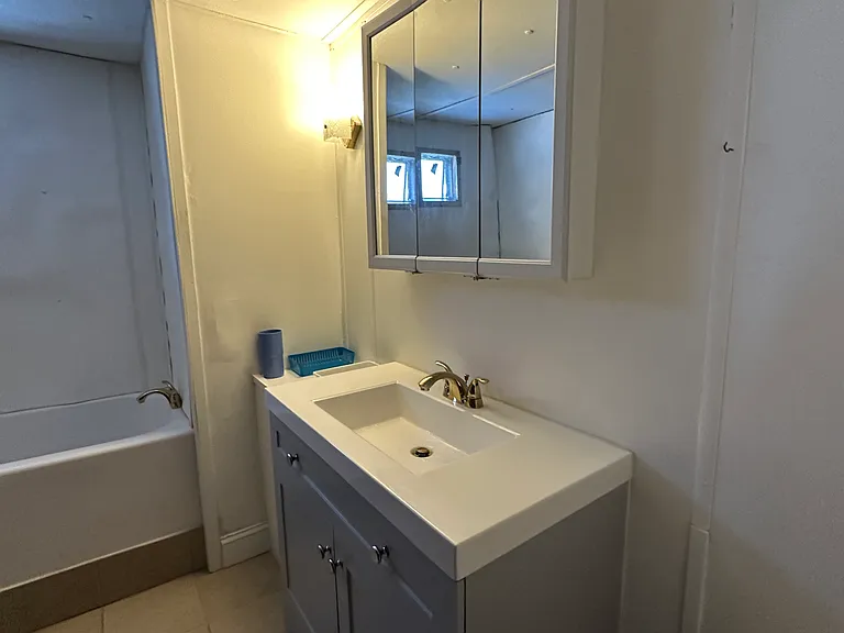 147 Merrimac Cir — Photo 2