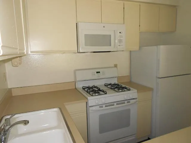 1400 Camden Ave #103 — Photo 7