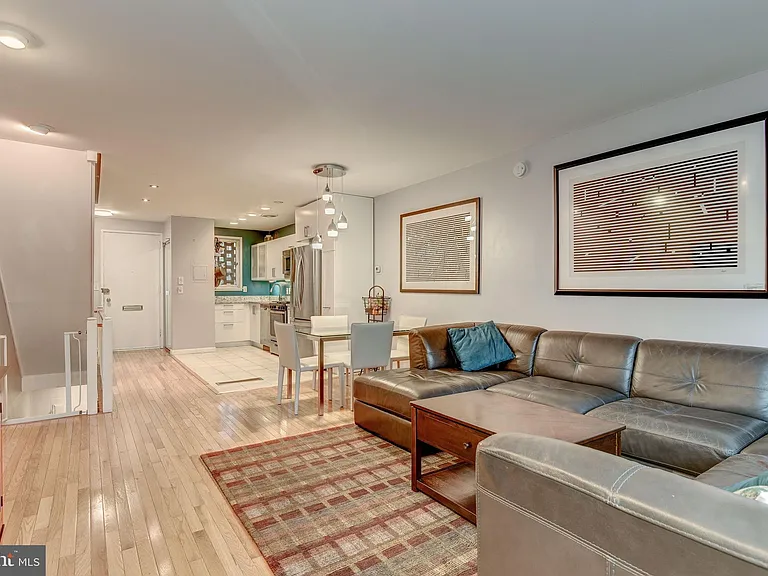 225 G St SW #126 — Photo 9