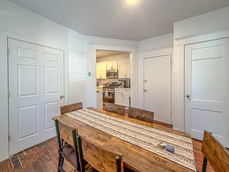 246 Nicoll St #1R — Photo 19
