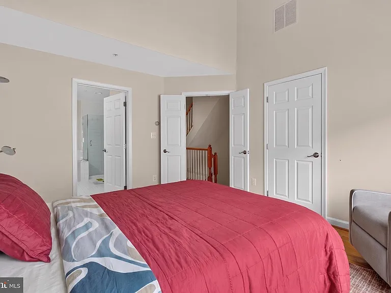 8814 Hunting Lodge Ct — Photo 32