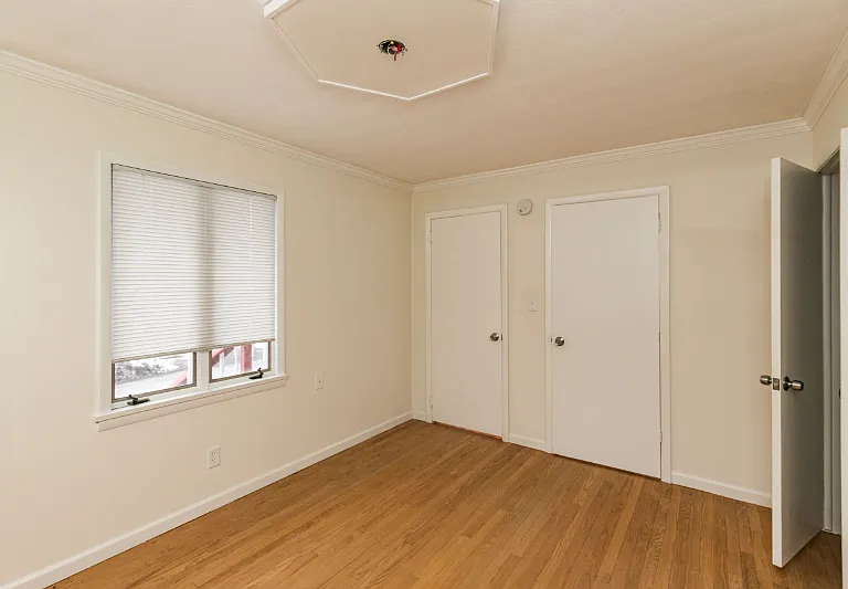 605 Crawford Ave — Photo 6