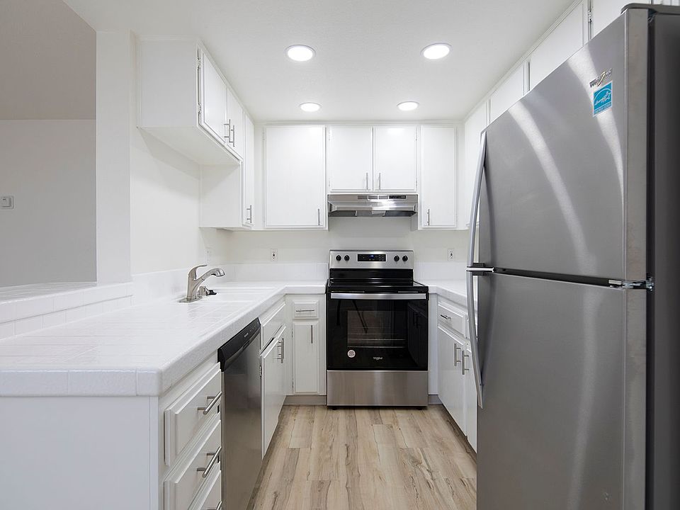 1st image of 4742 35th St #7