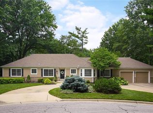 9218 Cherokee Pl, Leawood, KS 66206