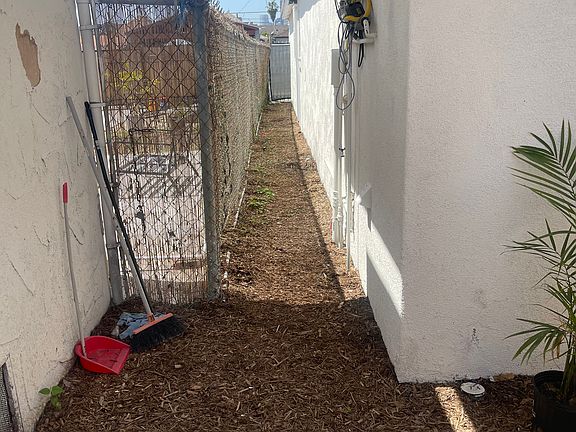 5th image of 131 S Gless St Unit 1/2