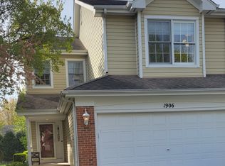 1906 Waverly Cir, St Charles, IL 60174