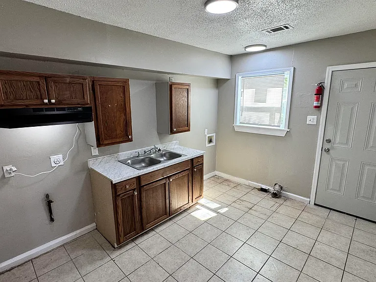 2434 Vollintine Ave — Photo 6