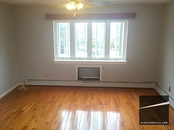 4th image of 2755 14th St #2