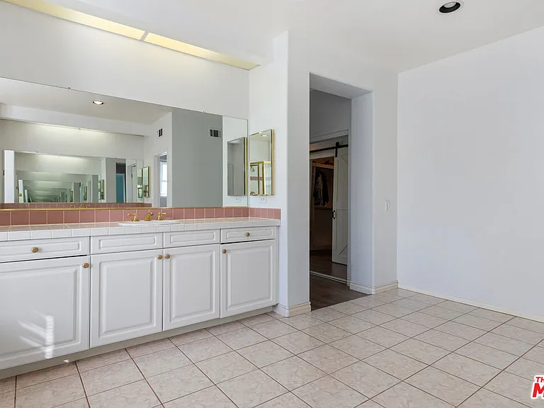 24310 Belford Ct — Photo 49