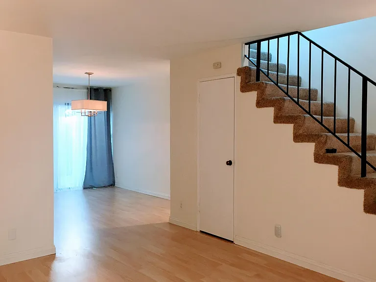 1st floor living and dining area